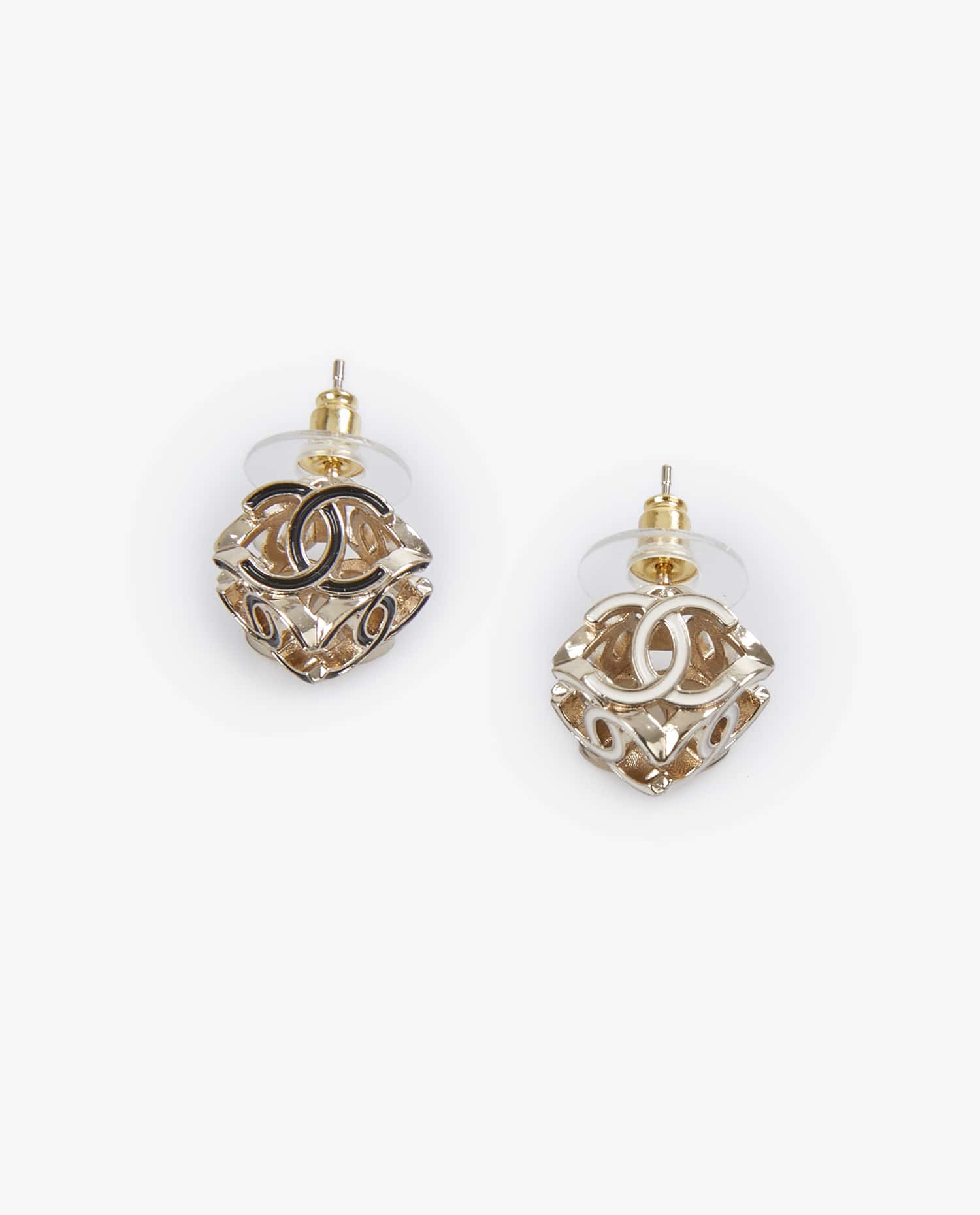 Chanel — Boucles d'oreilles carré Chanel bicolore