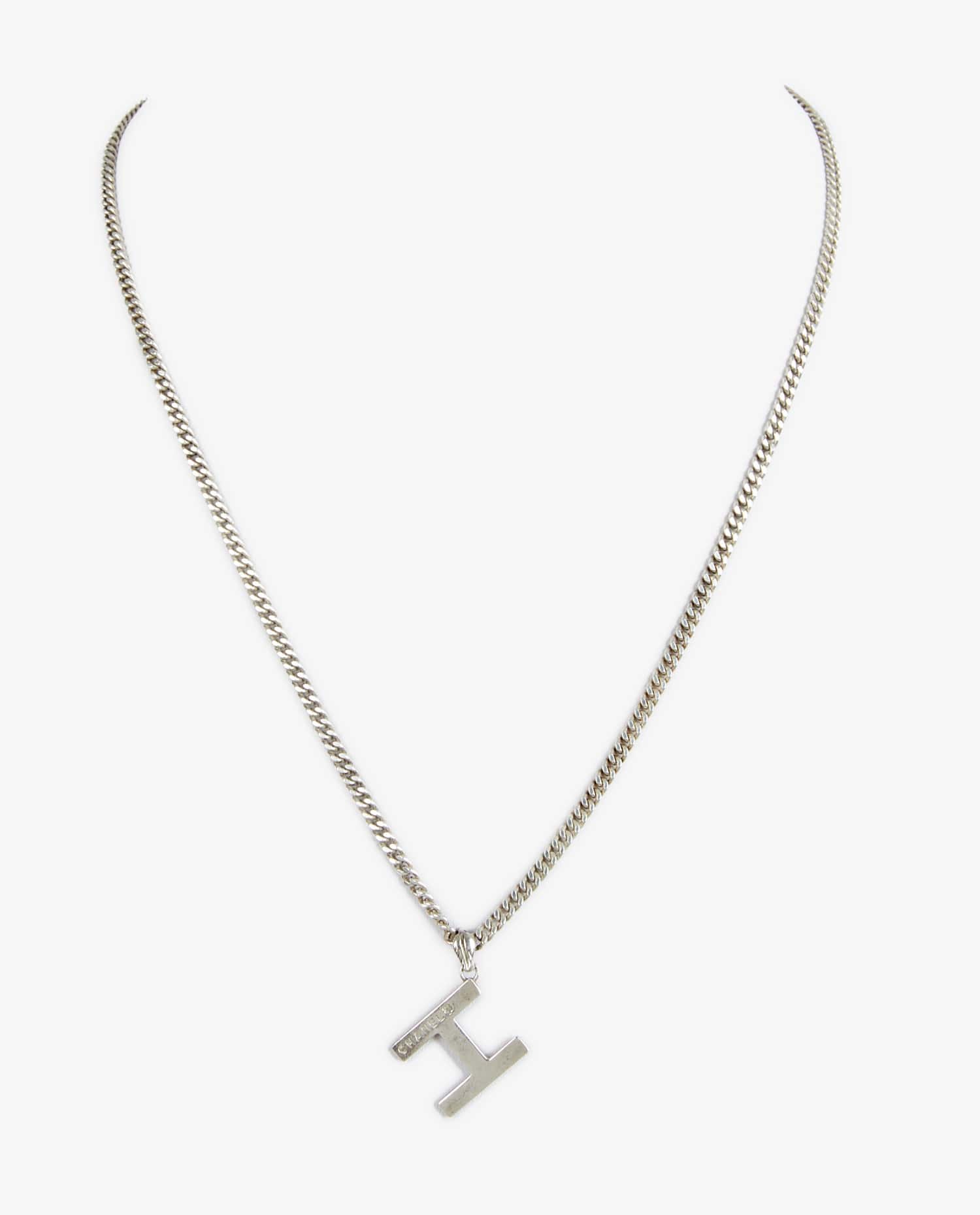 Chanel — Collier Chanel métal argent