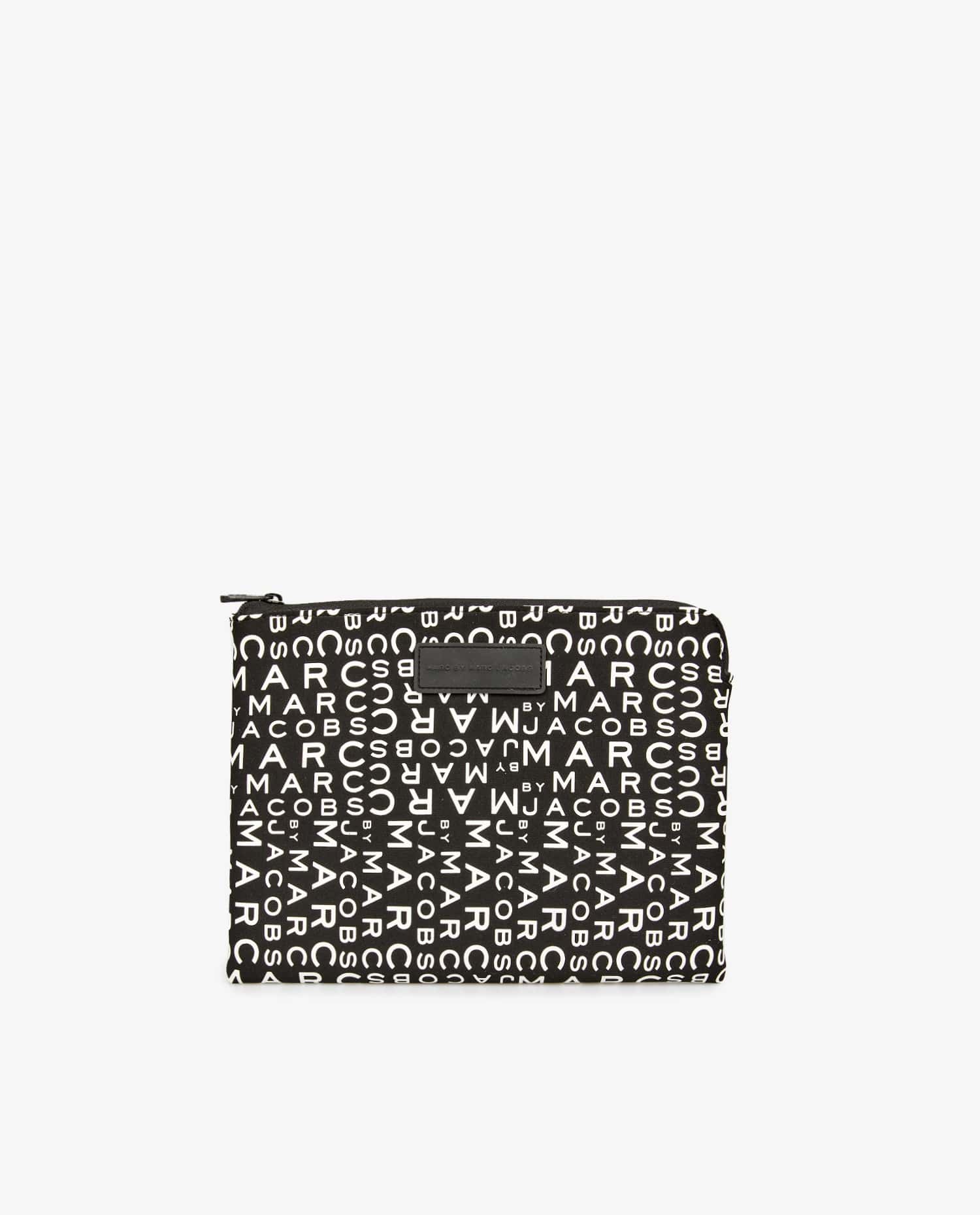 Marc Jacobs — Marc Jacobs zipped clutch