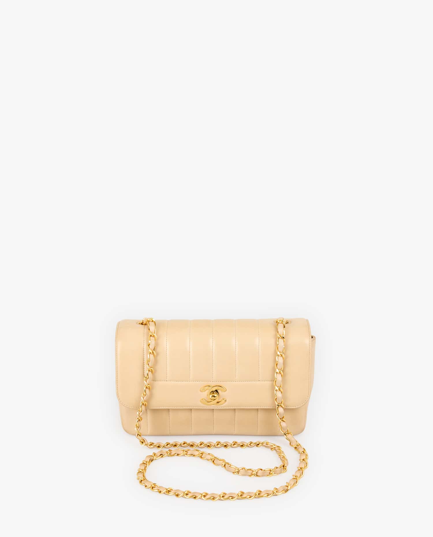 Chanel — Sac Chanel vintage cuir agneau beige