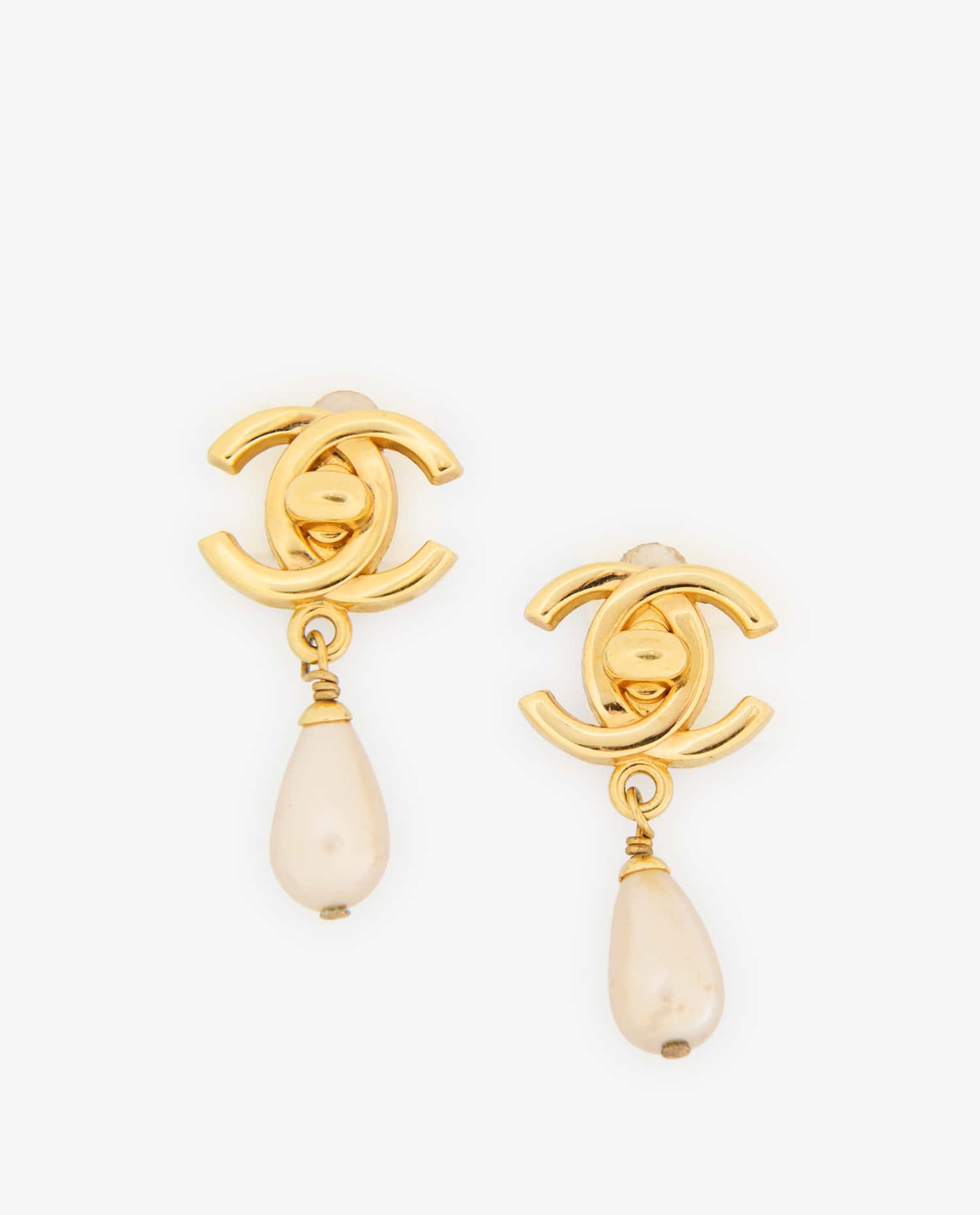 Chanel — Clips Chanel perles CC