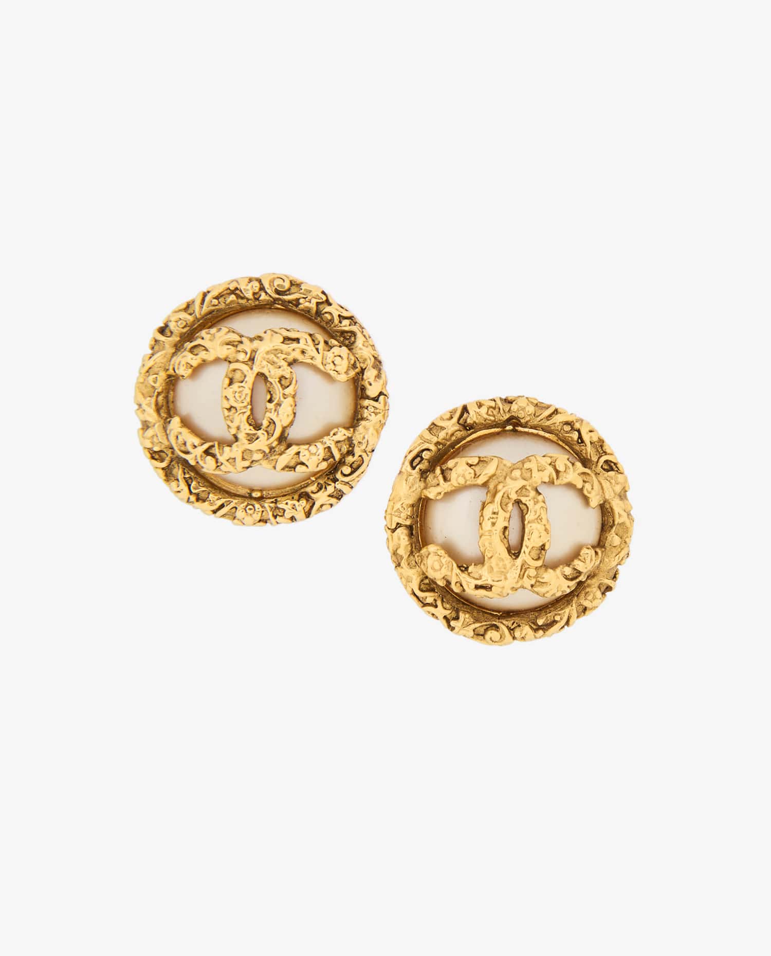 Chanel — Clips ronds Chanel perles