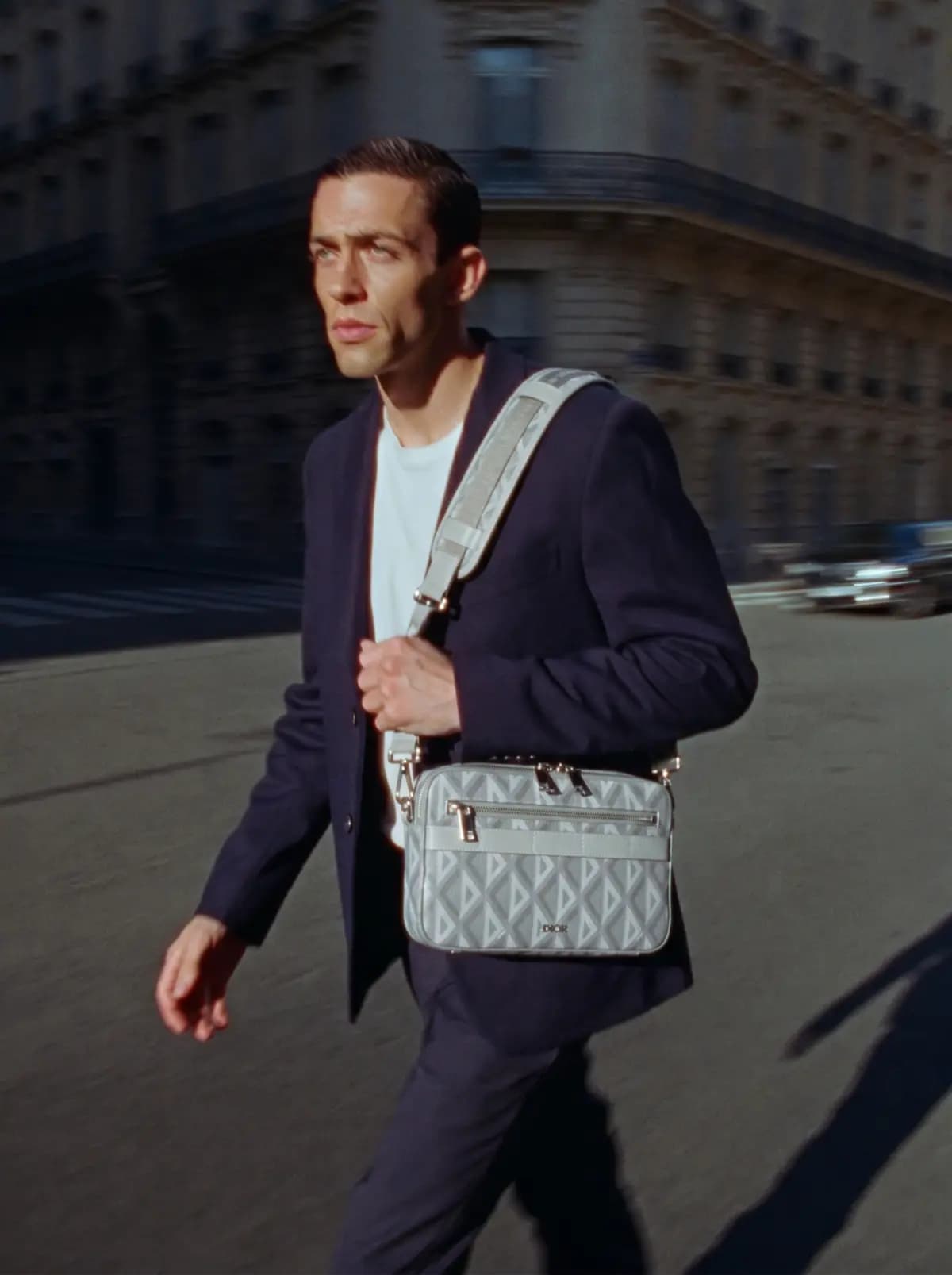Balenciaga d'occasion : guide du City, du Hourglass & des sneakers