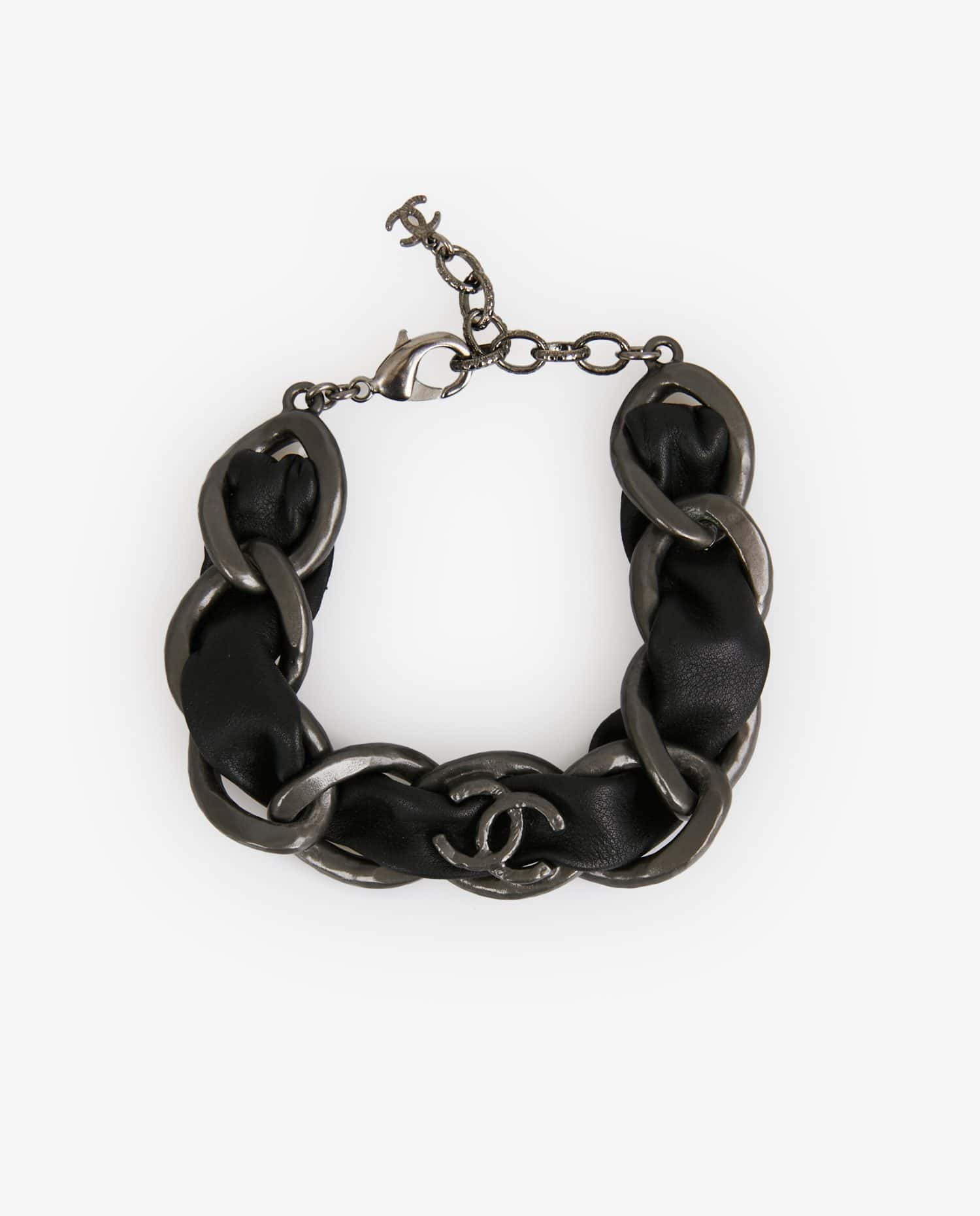 Chanel — Bracelet Chanel cuir et métal ruthénium